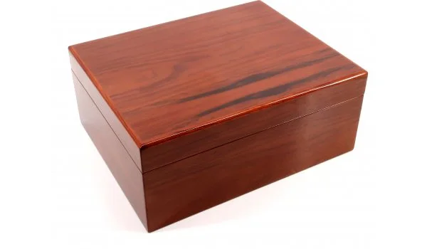 Savoy by Ashton Humidor Rosewood Medium Basic Edition